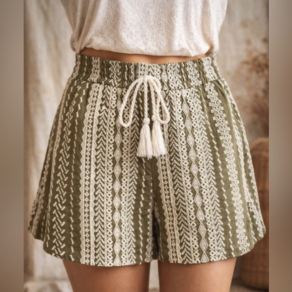 House of Harlow 1960 Pants - House of Harlow 1960 Boho Embroidered Tassel Shorts Olive Small